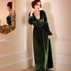 Bianca gown in Green Velvet 2x